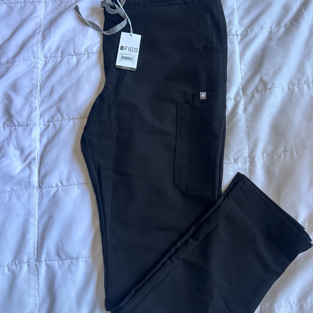 FIGS Men's Cargo Pants in Black